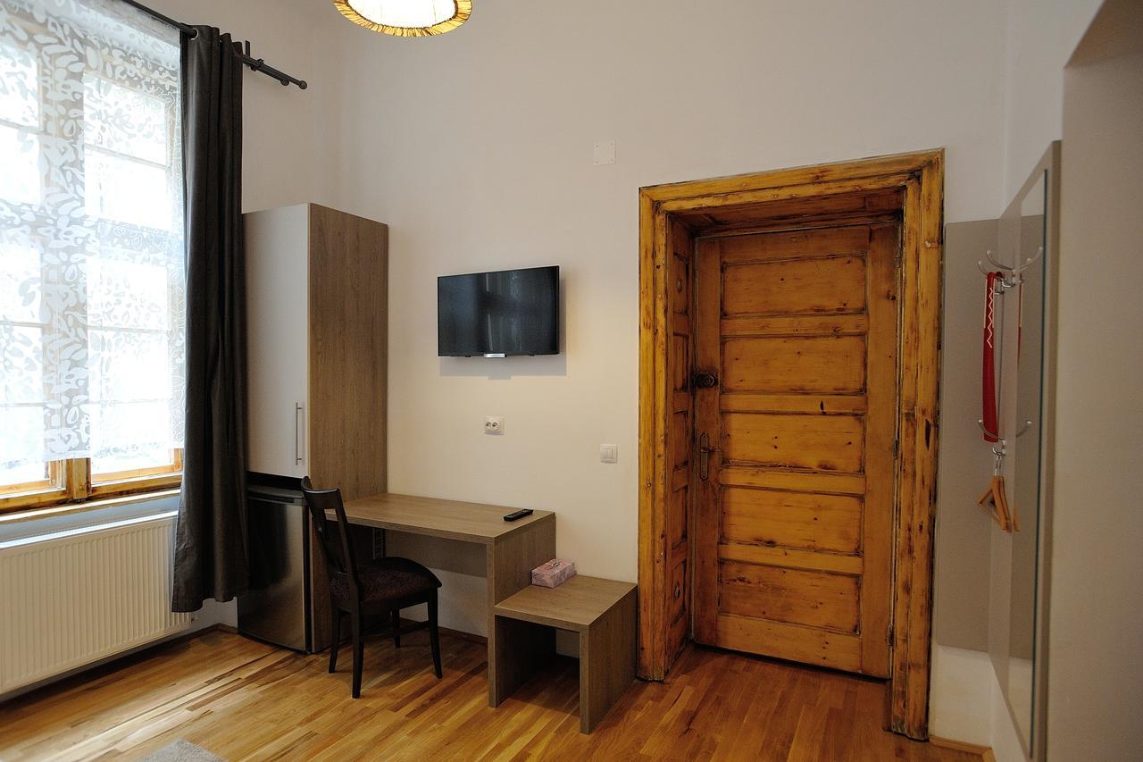 בראשוב Dinicu Residence - Central Location מראה חיצוני תמונה