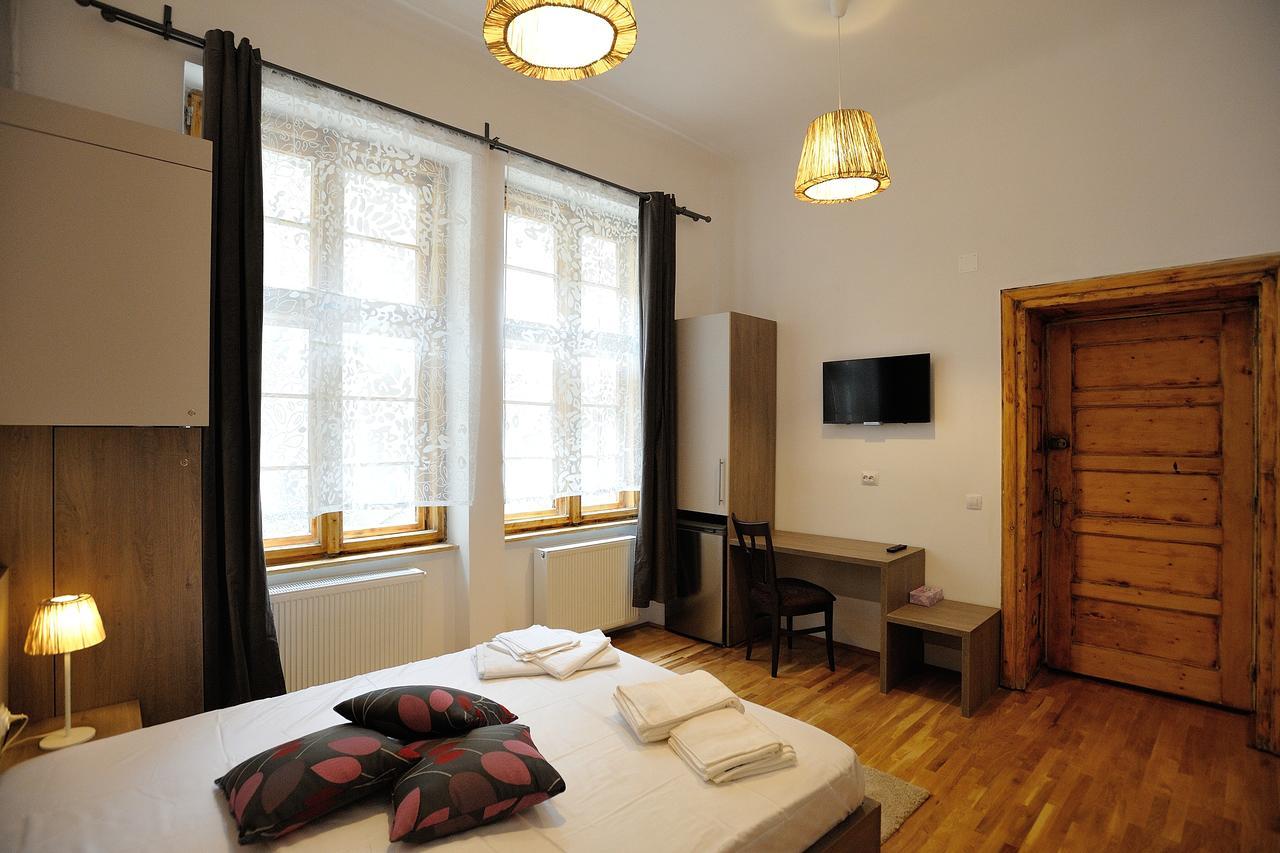 בראשוב Dinicu Residence - Central Location מראה חיצוני תמונה